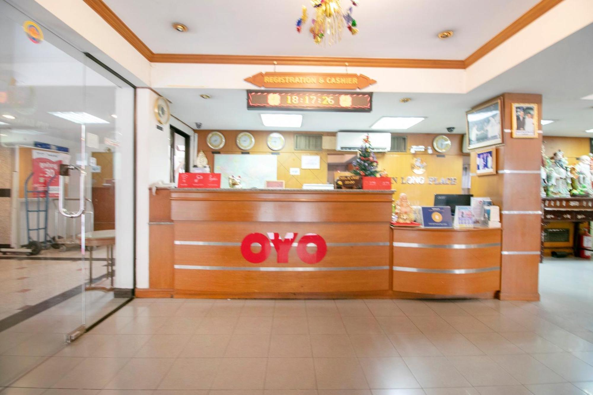 Oyo 75385 호텔 윈 롱 - 직원 백신 접종 방콕 외부 사진
